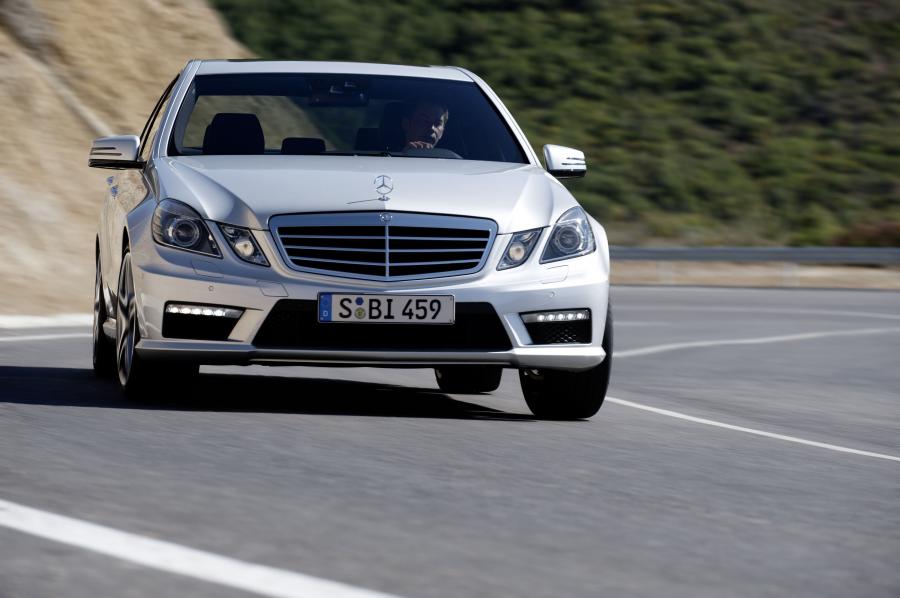  Mercedes-Benz E63 AMG 2009 года  (фото 19 из 26)